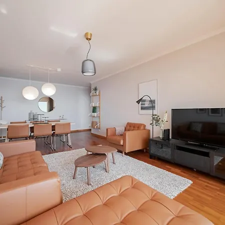 Reis Magos Iii By An Island Apartment *