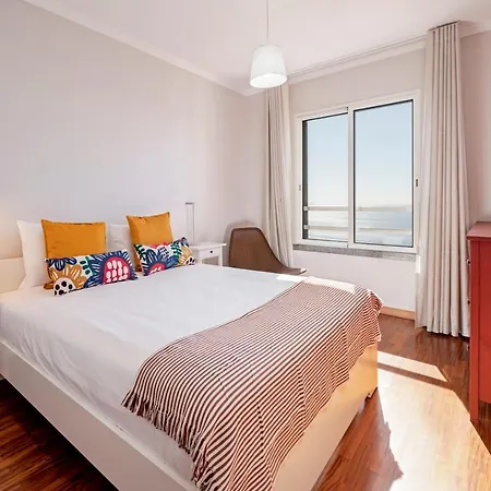 Reis Magos Iii By An Island كانيكو