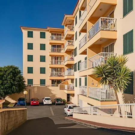 Reis Magos Iii By An Island كانيكو