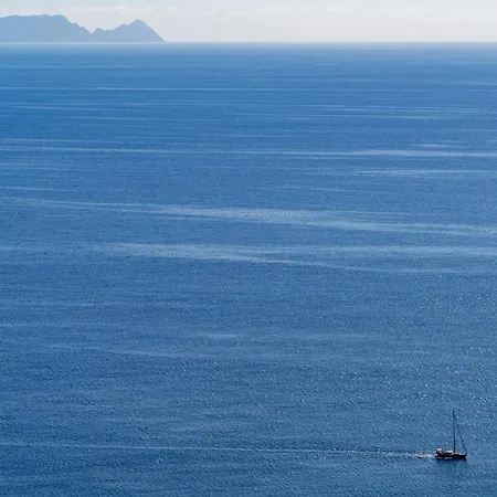 Reis Magos Iii By An Island شقة *